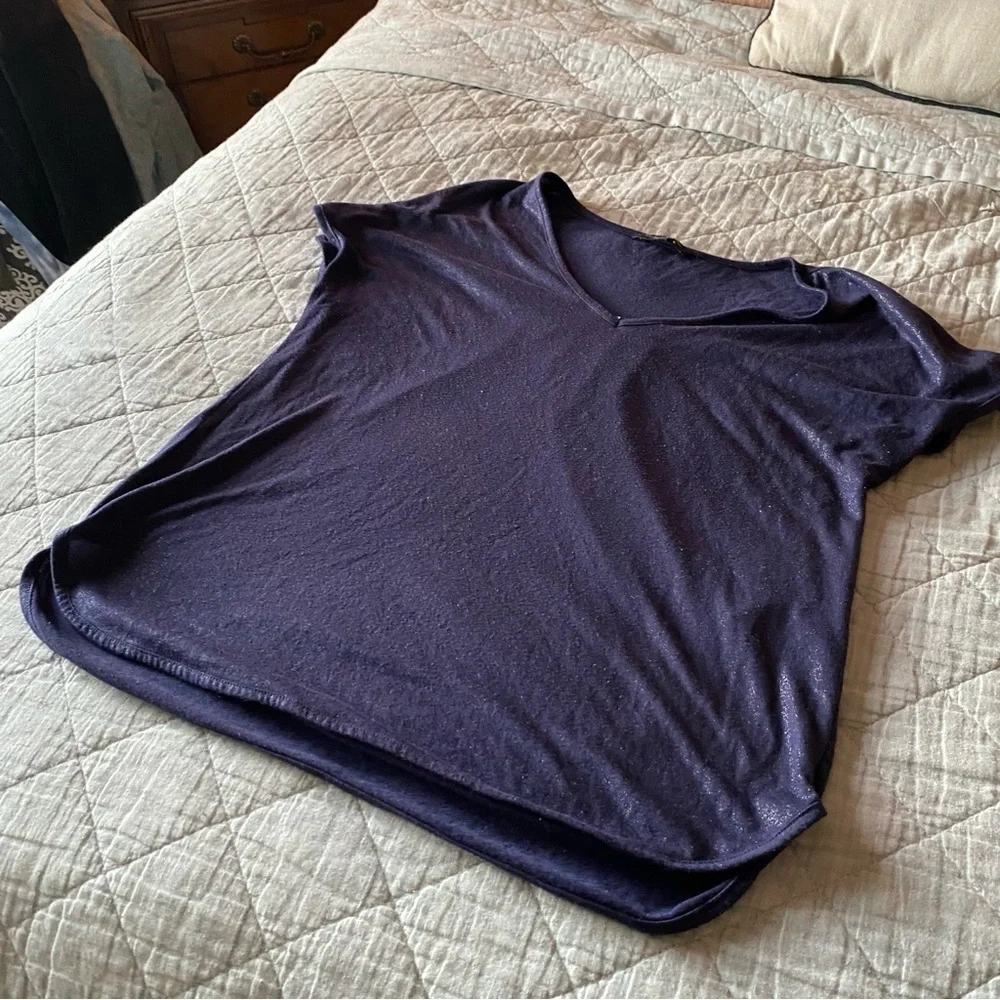 BR Navy Shimmer vneck top size small - Picture 5 of 6